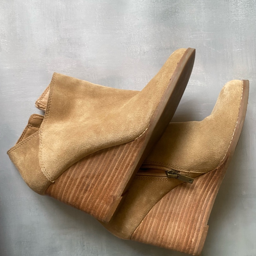 Lucky brand Yakeena wedge booties. Size 8